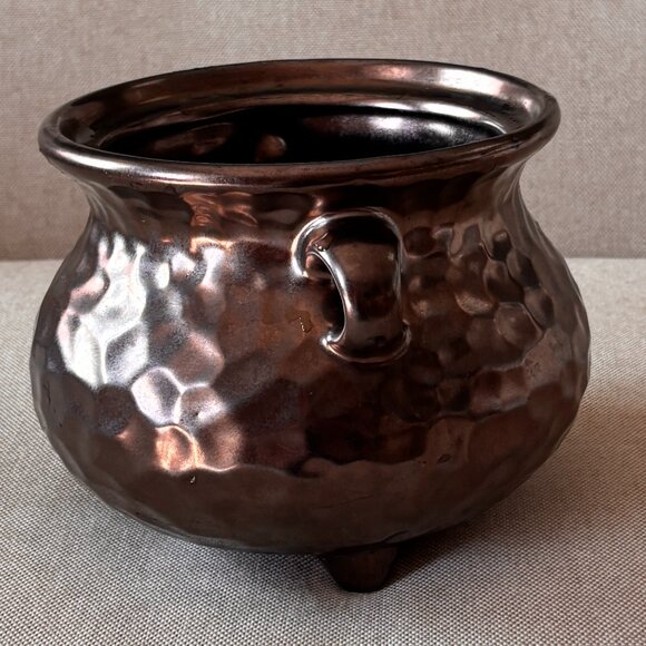 Vintage McCoy Hammered Bronze Luster Ceramic Cauldron / Planter - Picture 4 of 7
